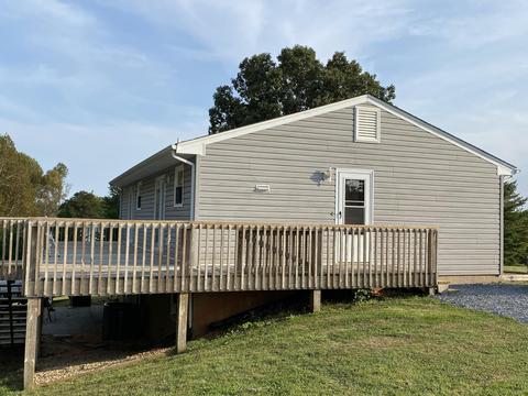 112 Crestbourne Dr, Goodview, VA 24095 photo 3