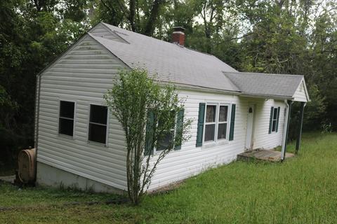 4856 Roger Loop, Pulaski, VA 24301 photo 1