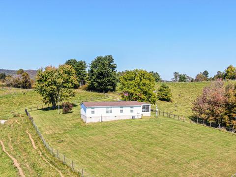 114 Maple Ln NW, Willis, VA 24380 photo 21