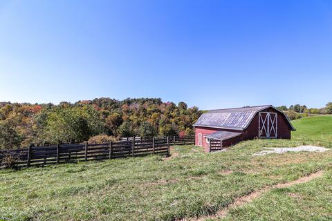 114 Maple Ln NW, Willis, VA 24380 photo 2