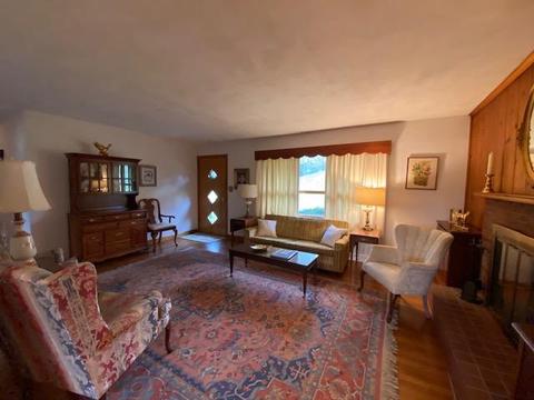 459 E Fairlawn Dr, Covington, VA 24426 photo 3