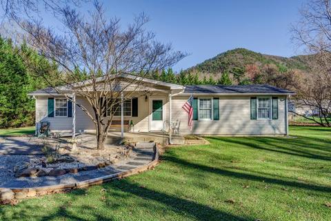 2961 Beldon Dr, Salem, VA 24153 photo 1