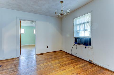 4776 Little Bear Rd, Salem, VA 24153 photo 9