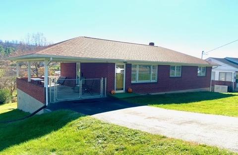 419 E Gray St, Covington, VA 24426 photo 1