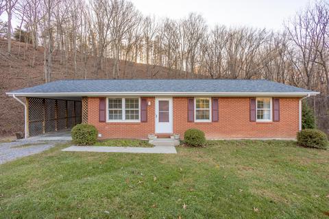 2919 Creekside Dr, Salem, VA 24153 photo 2