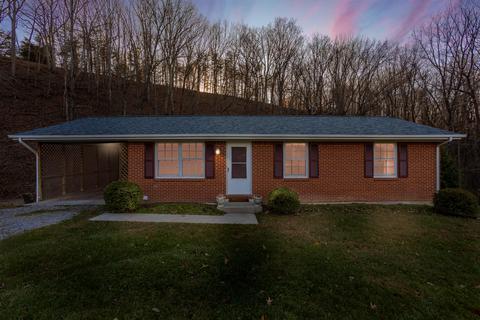 2919 Creekside Dr, Salem, VA 24153 photo 1