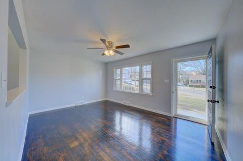 737 Pyrtle Dr, Salem, VA 24153 photo 4