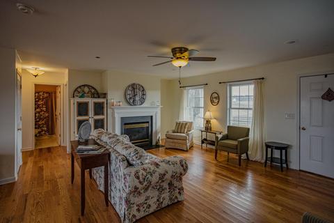 121 Stoners Hill Rd, Raphine, VA 24472 photo 9