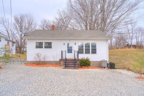 641 4th St NE, Pulaski, VA 24301 photo 3