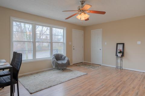 641 4th St NE, Pulaski, VA 24301 photo 4