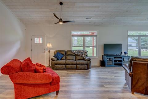 4265 Bonsack Rd, Roanoke, VA 24012 photo 2