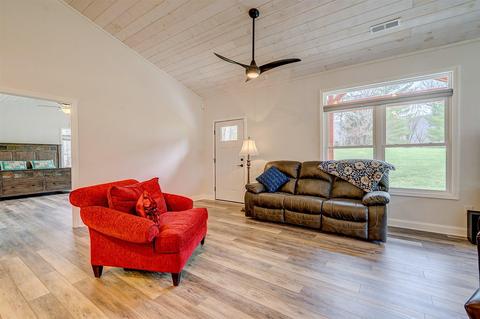4265 Bonsack Rd, Roanoke, VA 24012 photo 4