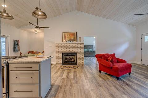 4265 Bonsack Rd, Roanoke, VA 24012 photo 3