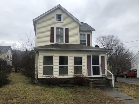351 E Fudge St, Covington, VA 24426 photo 1