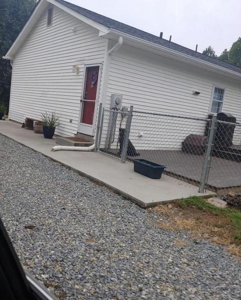 8757 Henry Rd, Henry, VA 24102 photo 5