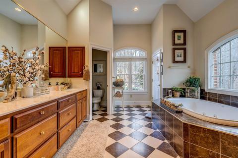 205 E Pointe Dr, Penhook, VA 24137 photo 32
