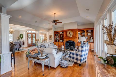 205 E Pointe Dr, Penhook, VA 24137 photo 17