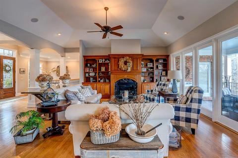 205 E Pointe Dr, Penhook, VA 24137 photo 16