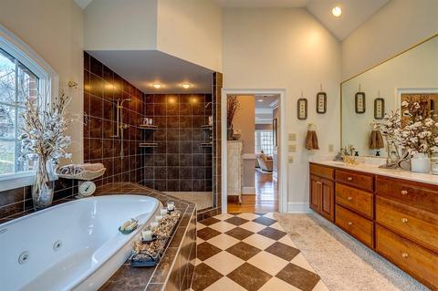 205 E Pointe Dr, Penhook, VA 24137 photo 34