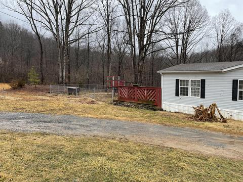 1221 Walnut Shell Dr, Vinton, VA 24179 photo 3
