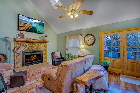 118 Cascade Dr, Vinton, VA 24179 photo 4
