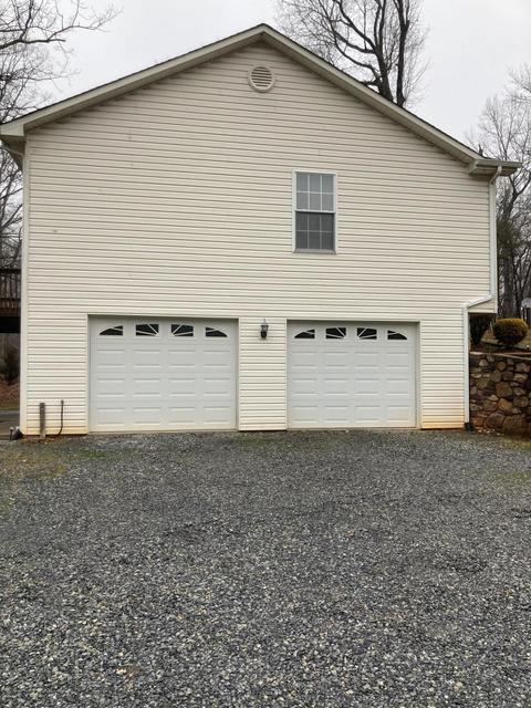 1275 Gate Ln, Moneta, VA 24121 photo 3