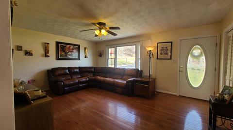 705 Estates Rd SE, Roanoke, VA 24014 photo 3