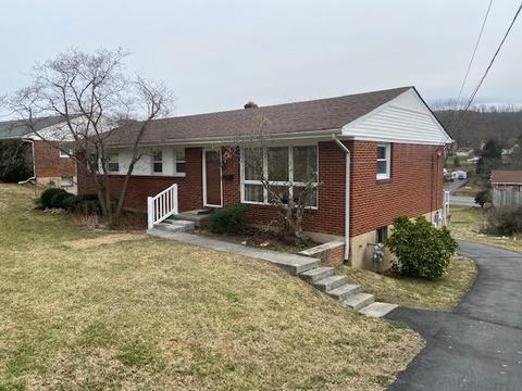 403 E Gray St, Covington, VA 24426 photo 1