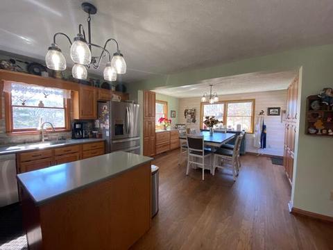 1408 Peach Dr, Covington, VA 24426 photo 9