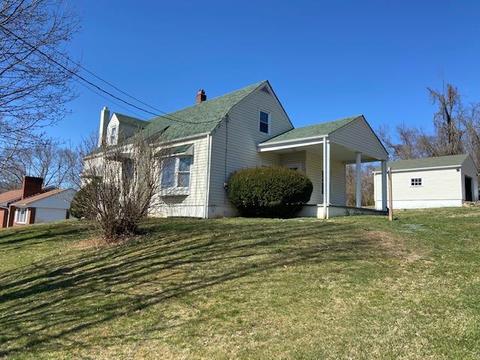 2513 Jackson River Rd, Covington, VA 24426 photo 3