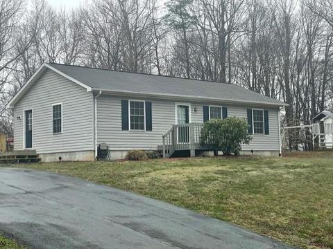 1076 Old Station Loop, Hardy, VA 24101 photo 1