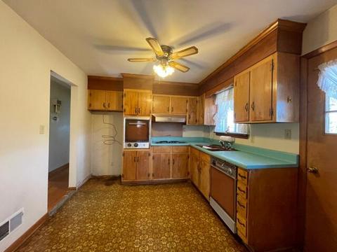 1052 Estates Rd SE, Roanoke, VA 24014 photo 3