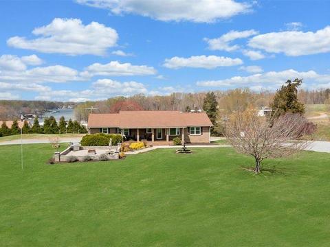 4601 Smith Mountain Rd, Penhook, VA 24137 photo 2