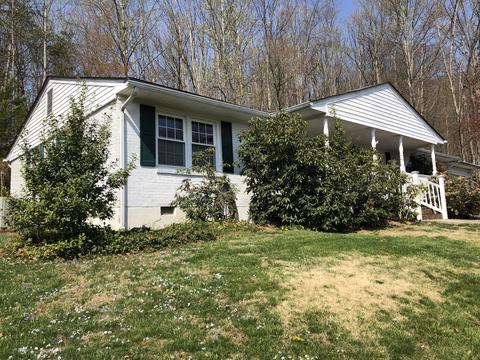 608 Heatherton Dr, Covington, VA 24426 photo 3