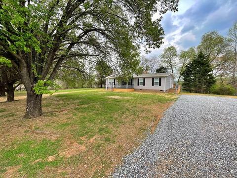 1953 Old Sand Rd, Ridgeway, VA 24148 photo 3