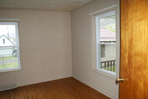 1018 N Beverly Ave, Covington, VA 24426 photo 7