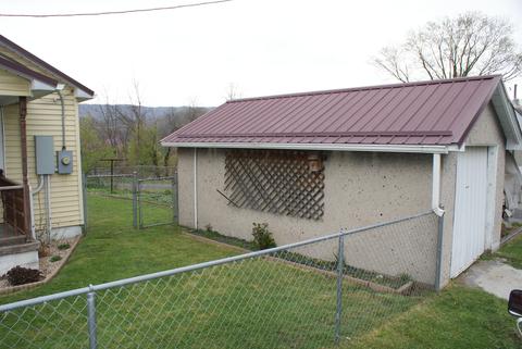 1018 N Beverly Ave, Covington, VA 24426 photo 3
