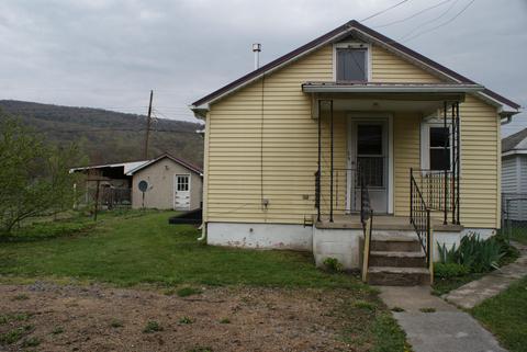 1018 N Beverly Ave, Covington, VA 24426 photo 2