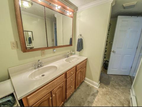 314 E Beech St, Covington, VA 24426 photo 10