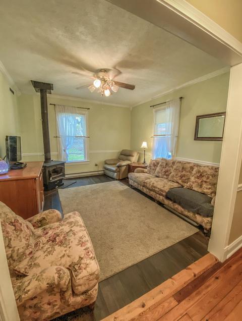 314 E Beech St, Covington, VA 24426 photo 2