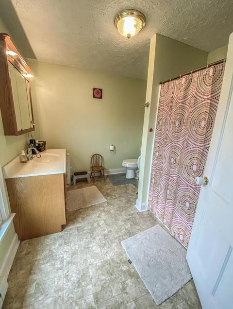 314 E Beech St, Covington, VA 24426 photo 9