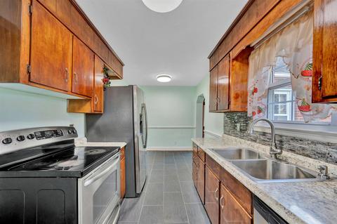 2425 Edinburgh Dr NW, Roanoke, VA 24012 photo 12