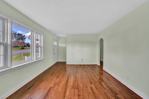 2425 Edinburgh Dr NW, Roanoke, VA 24012 photo 6