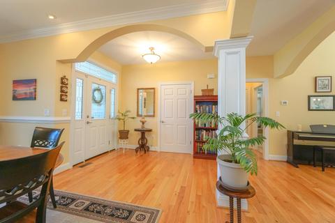 870 Windlass Rd, Moneta, VA 24121 photo 2