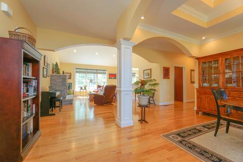 870 Windlass Rd, Moneta, VA 24121 photo 3