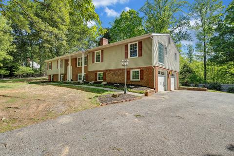 1324 Hidden Forest Dr, Goodview, VA 24095 photo 4