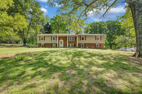 1324 Hidden Forest Dr, Goodview, VA 24095 photo 3