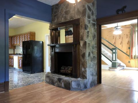 213 E Main St, Covington, VA 24426 photo 12