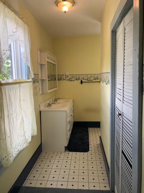 213 E Main St, Covington, VA 24426 photo 15