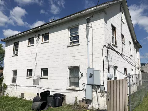 325 E Walnut St, Covington, VA 24426 photo 3
